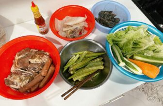 Các nguyên liệu được tẩm ướp kỹ lưỡng.